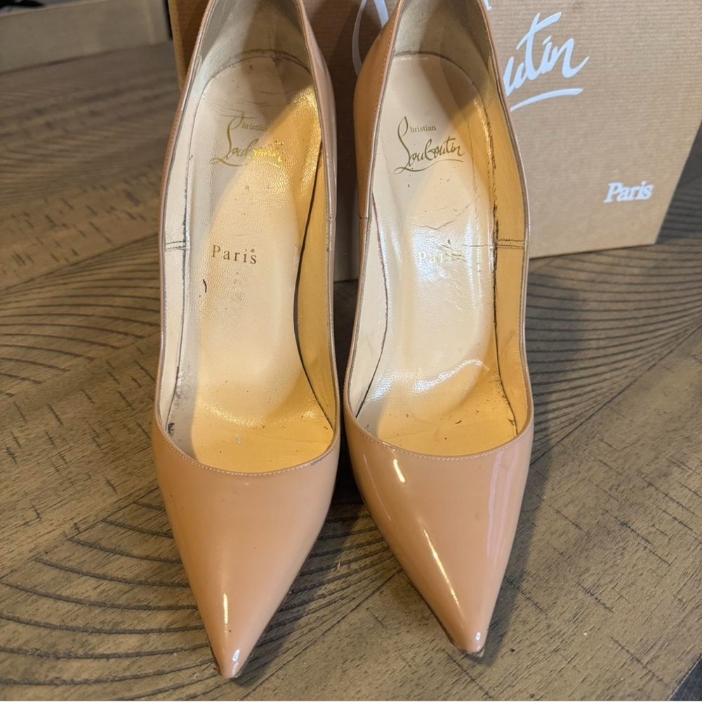 Christian Louboutin So Kates 39.5 Patent Nude - Picture 2 of 6